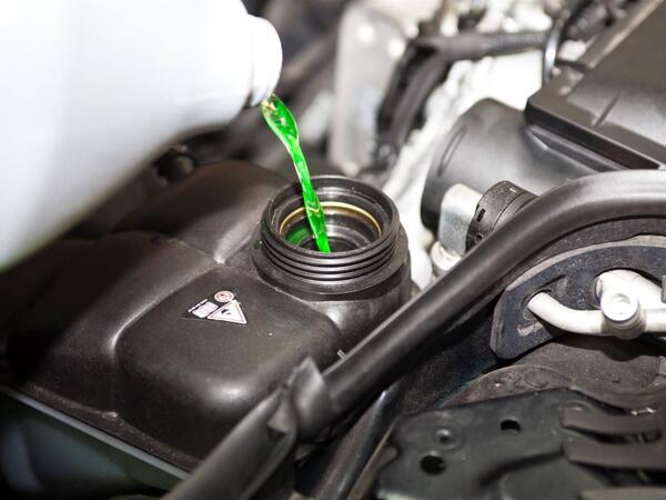 Mühərrikin ömrünü səssizcə "yeyən" maddə - Litri 5 manatdan başlayır