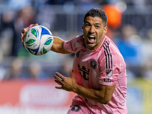 "İnter" Suareslə bağlı qərarını verdi