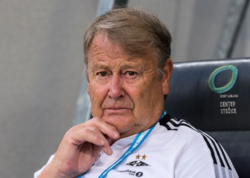 Məşhur baş məşqçi vəfat etdi - <span class="color_red">FOTO</span>