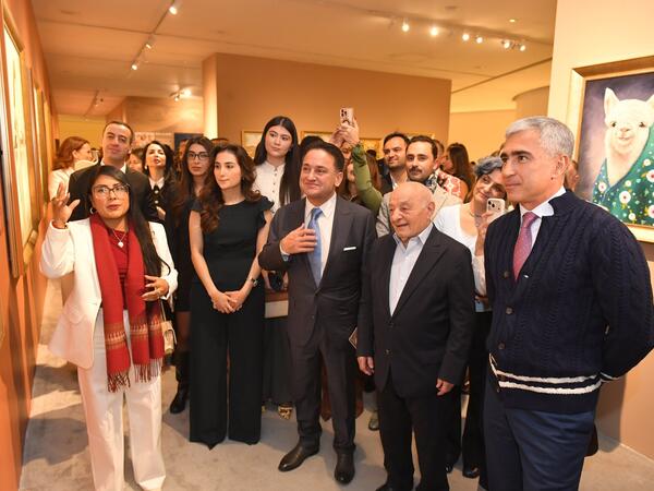 Perulu rəssam Sol Alexonun alpakaları Bakıda Heydər Əliyev Mərkəzində - <span class="color_red">VİDEO - FOTO</span>