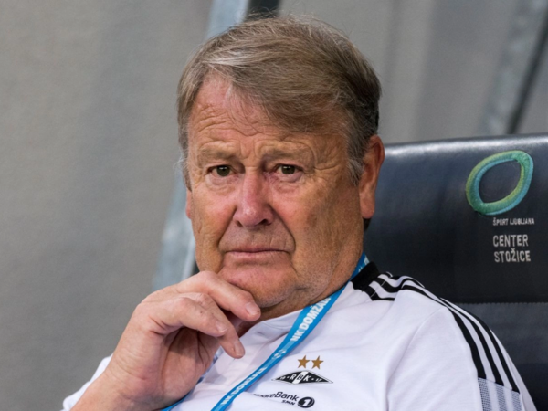 Məşhur baş məşqçi vəfat etdi - <span class="color_red">FOTO</span>