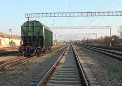 Dərsdən qayıdanda vaqonun üstünə çıxıb şəkil çəkdirmək istəyibmiş... - <span class="color_red">VİDEO</span>