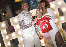 "Çelsi"in ulduzu özünə yeni sevgili tapıb uşağının anasını ATDI - <span class="color_red">FOTOlar</span>