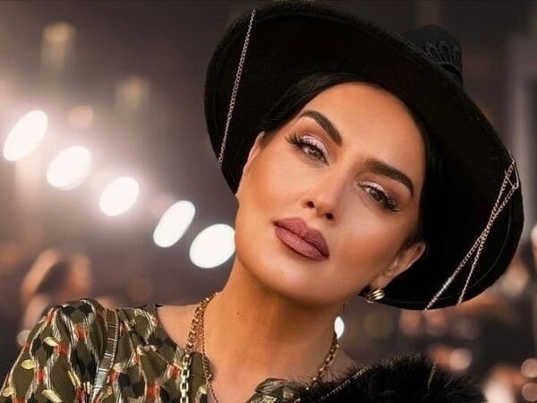 "Ata, qardaş oturub qızın xınasına baxır, belə şey olar?"