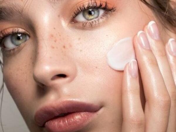 Orqanizmi təmizləyir, həzmi yaxşılaşdırır, dərini qoruyur - Detoksun faydaları