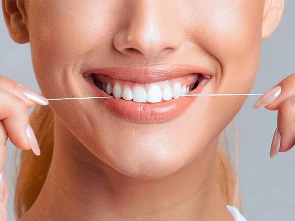 Dişləri təbii üsullarla necə ağartmalı? - <span class="color_red">Evdə effektiv metodlar</span>