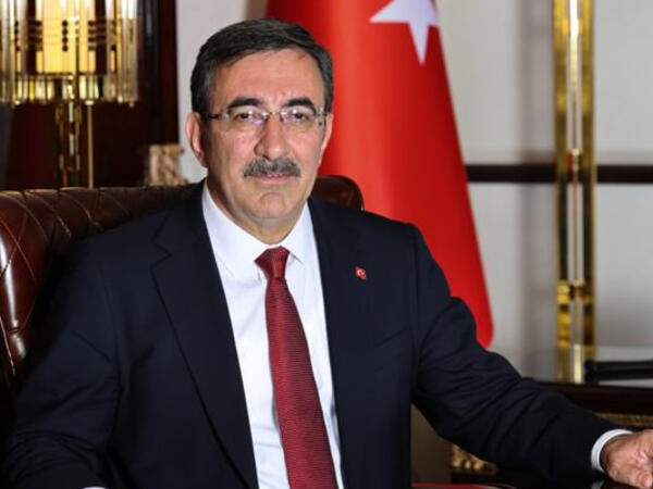 Cevdet Yılmaz Azərbaycana səfərə gəlib