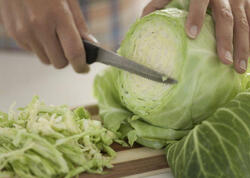 Bişmiş kələmə süd əlavə edin - Aşpazlar belə edir