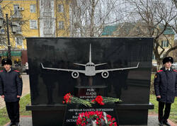 Qroznıda AZAL-ın təyyarə qəzası qurbanlarının xatirə lövhəsi açılıb - <span class="color_red">FOTO</span>