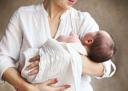 Həkimlərdən valideynlərə xəbərdarlıq: Körpələri yelləməyin