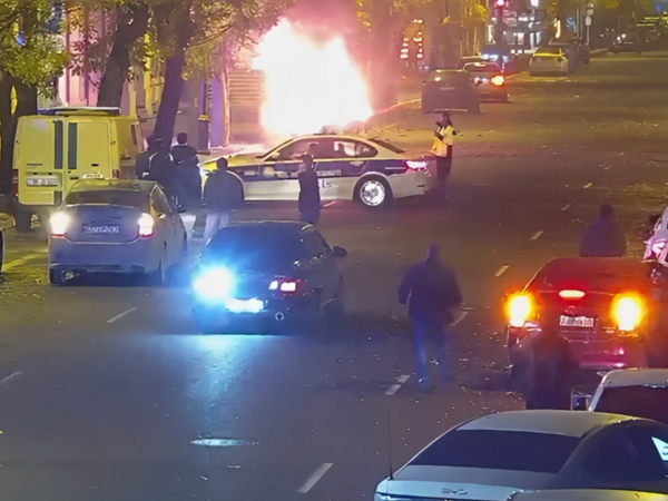 Səbaildə avtomobildə baş verən yanğının görüntüləri - <span class="color_red">VİDEO</span>