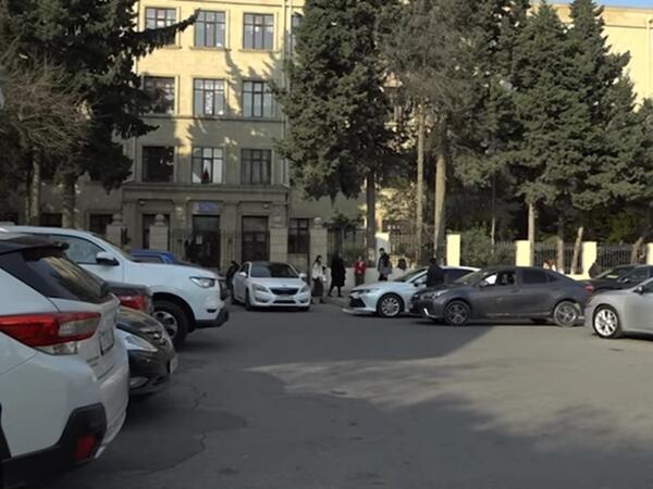 Müəllimlər "AzParking"dən narazıdır - Dərsdə oturduğumuz yerdə cərimələr gəlir