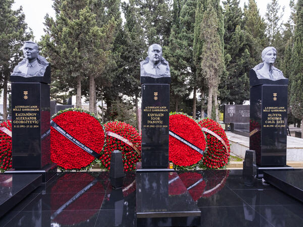 J2-8243 reysinin faciəsinin ildönümündə həlak olanların xatirəsi anılıb - <span class="color_red">FOTO</span>