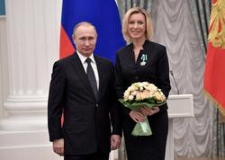 Putinin ona nə hədiyyə etdiyini paylaşdı - <span class="color_red">FOTO</span>