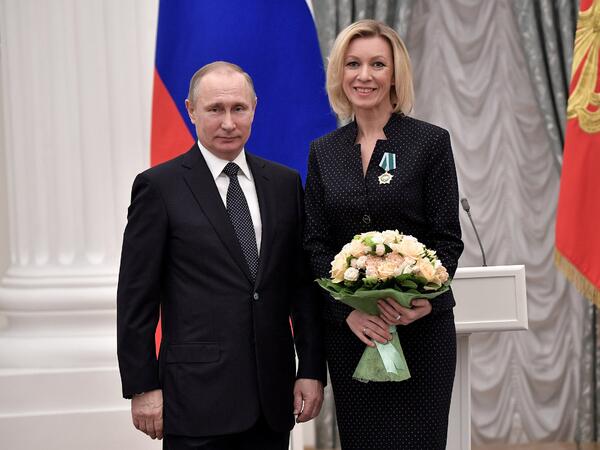 Putinin ona nə hədiyyə etdiyini paylaşdı - <span class="color_red">FOTO</span>