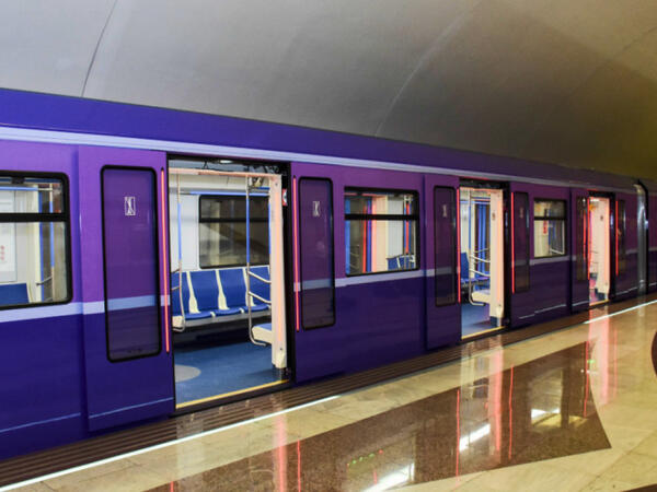 Bənövşəyi xətt 5 vaqonlu tərkiblərə keçdi