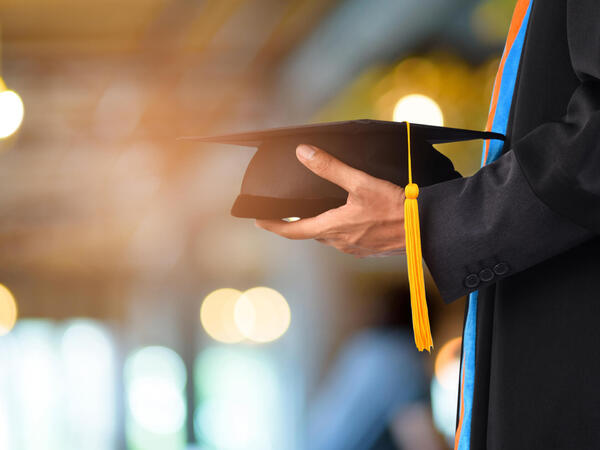 Xaricdə attestatla qəbul olunanların kvalifikasiyaları tanınmır