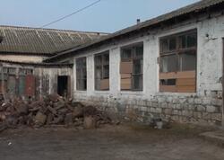 “Məktəbin pəncərəsində şüşə yoxdur, kartonla örtülüb”