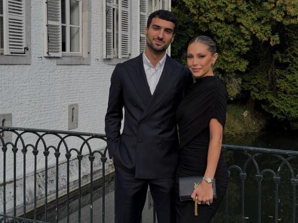 Mahir Emreli sevgilisi ilə... - <span class="color_red">FOTO</span>