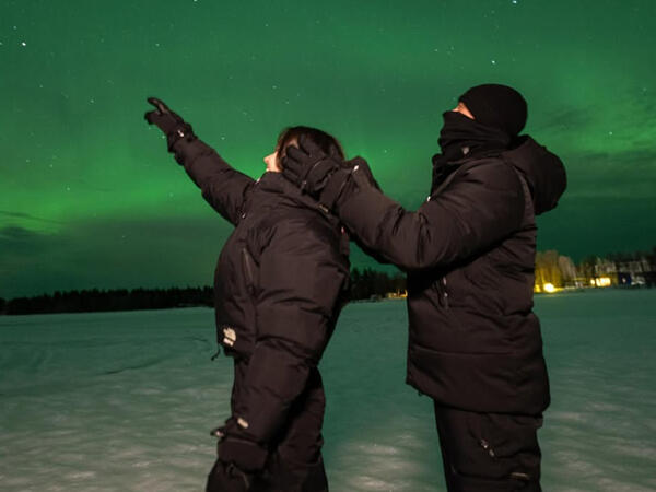 Arda sevgilisi ilə şimal işıqlarını izlədi - <span class="color_red">FOTOlar</span>