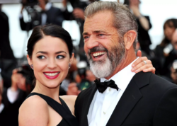 Özündən 34 yaş kiçik sevgilisindən AYRILDI - <span class="color_red">FOTOlar</span>