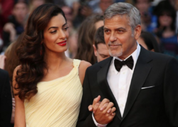 Hollivud ulduzu ailəsi ilə birlikdə Fransa vətəndaşlığı aldı - Trampdan <span class="color_red">sərt tənqid </span>