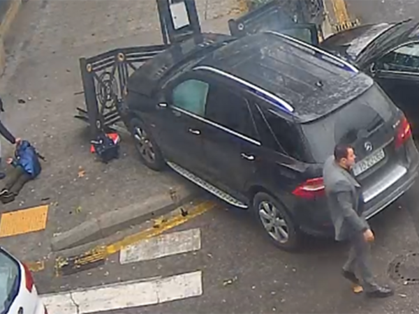 Polislər azyaşlını belə xilas etdi - <span class="color_red">VİDEO</span>