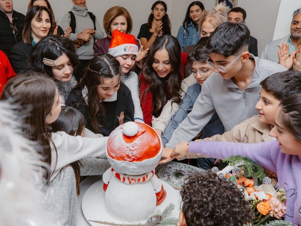 “Tut Əlimdən” Uşaqlar üçün Sosial Reabilitasiya Mərkəzində bayram şənliyi təşkil olunub - <span class="color_red">FOTO</span>