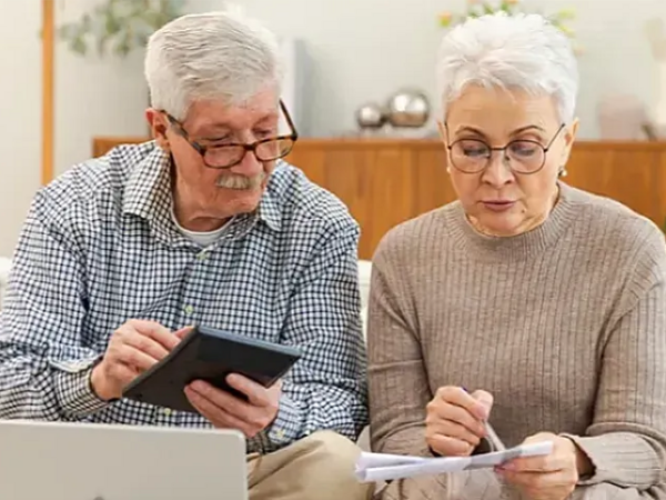Bu ildən kişi və qadınların pensiya yaşı bərabər olacaq