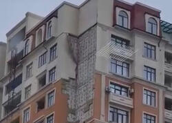 Nərimanovda binanın fasadı uçub yerə töküldü - <span class="color_red">VİDEO</span>