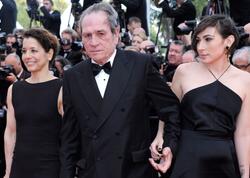 Məşhur aktyorun 34 yaşlı qızı hoteldə ölü tapıldı