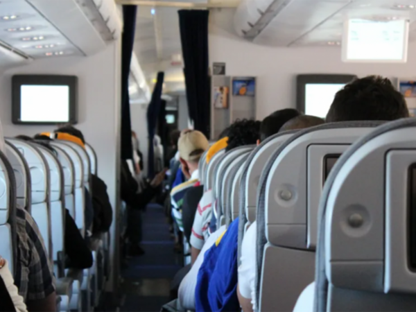 Ankara-Bakı təyyarəsində dava - Aeroporta enən kimi həbs olundu