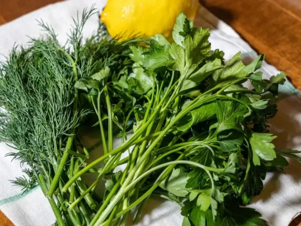 Təzyiqi salır, qanı duruldur: həkimlərin tövsiyə etdiyi sadə göyərti