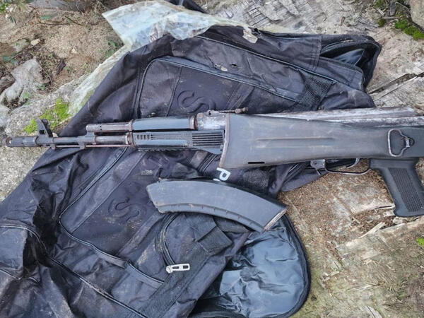 Məhkumun qəbiristanlıqda gizlətdiyi "Kalaşnikov" avtomatı aşkarlandı - BİRGƏ ƏMƏLİYYAT