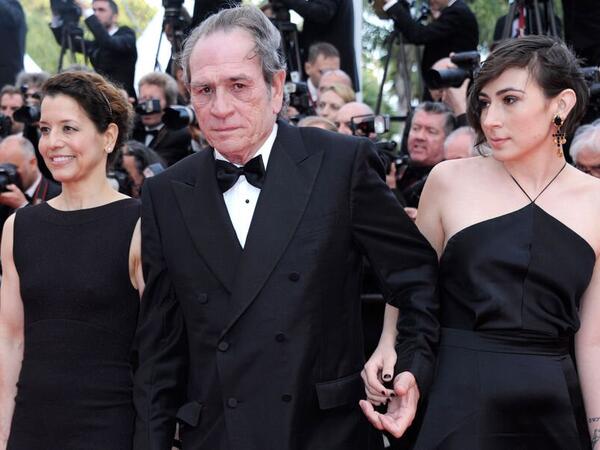 Məşhur aktyorun 34 yaşlı qızı hoteldə ölü tapıldı