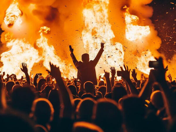 İran şoku: dövlət son onilliklərin ən mürəkkəb böhran tələsində