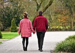 Uzun gəzinti ürəyi qoruyur: alimlər qısa addımların risklərini açıqladı