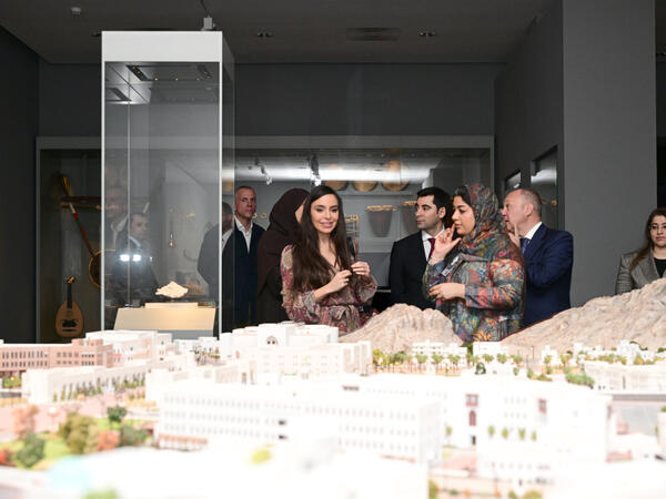 Leyla Əliyeva Maskatda Oman Milli Muzeyində və Mutrah bazarında olub - FOTO