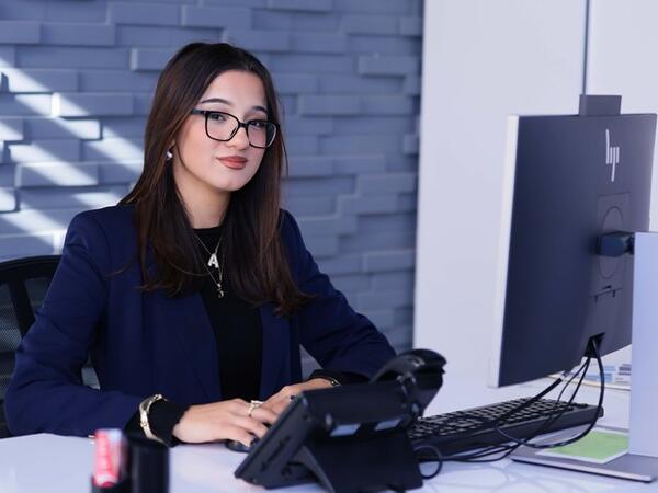 Bakıda universitetdə tələbəni rektor seçdilər