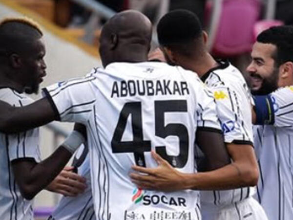 Abubakar "Neftçi"dən <span class="color_red">gedir</span>