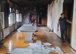 Oğrular mürəbbə yeyib evi yandırdılar - <span class="color_red">FOTO</span>