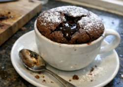 Sobaya ehtiyac yoxdur: Qazanda 10 dəqiqəyə şokoladlı sufle