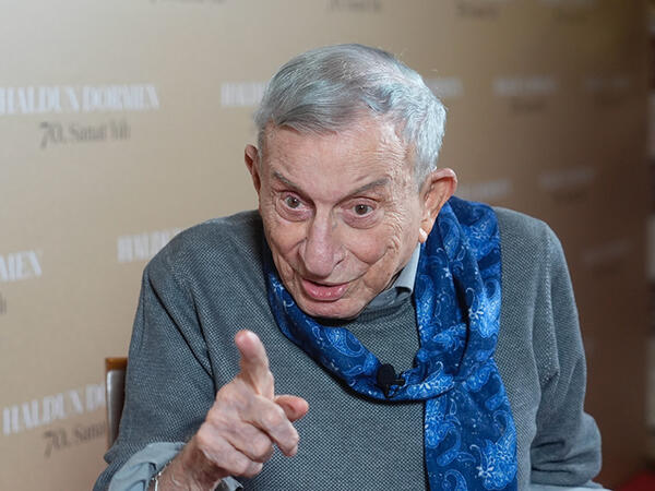 Tanınmış türkiyəli aktyor xəstəxanaya yerləşdirildi - <span class="color_red">FOTO</span>