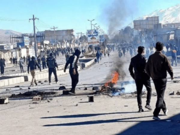 İranda polisə hücum - iki nəfər ölüb, 30 nəfər yaralanıb