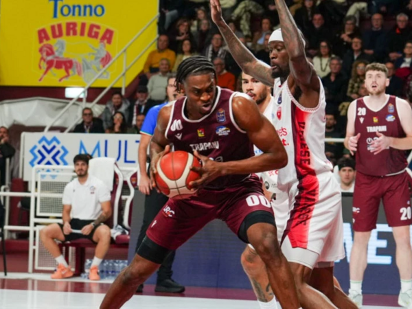 Çempionlar Liqasının matçı 7 dəqiqə çəkdi - komanda 2 oyunçu ilə qaldı