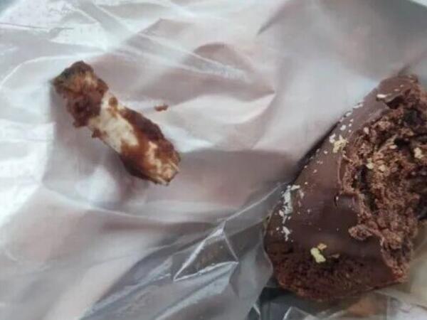 Şirniyyatın içindən görün nə çıxdı