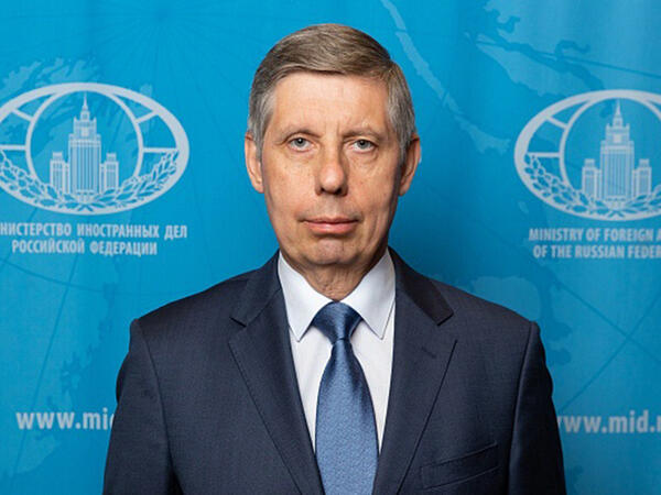 “Cənab səfir, bizə cavab verin”