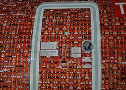 100 min işçinin şəklini təyyarəyə vurdular - <span class="color_red">FOTO</span>