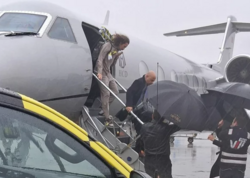 Məşhur futbolçunu gətirən təyyarəyə nə olub? - <span class="color_red">VİDEO</span>