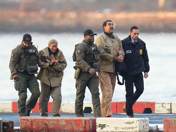 ABŞ əməliyyatı zamanı Maduro və arvadı xəsarət alıb - <span class="color_red">FOTO</span>